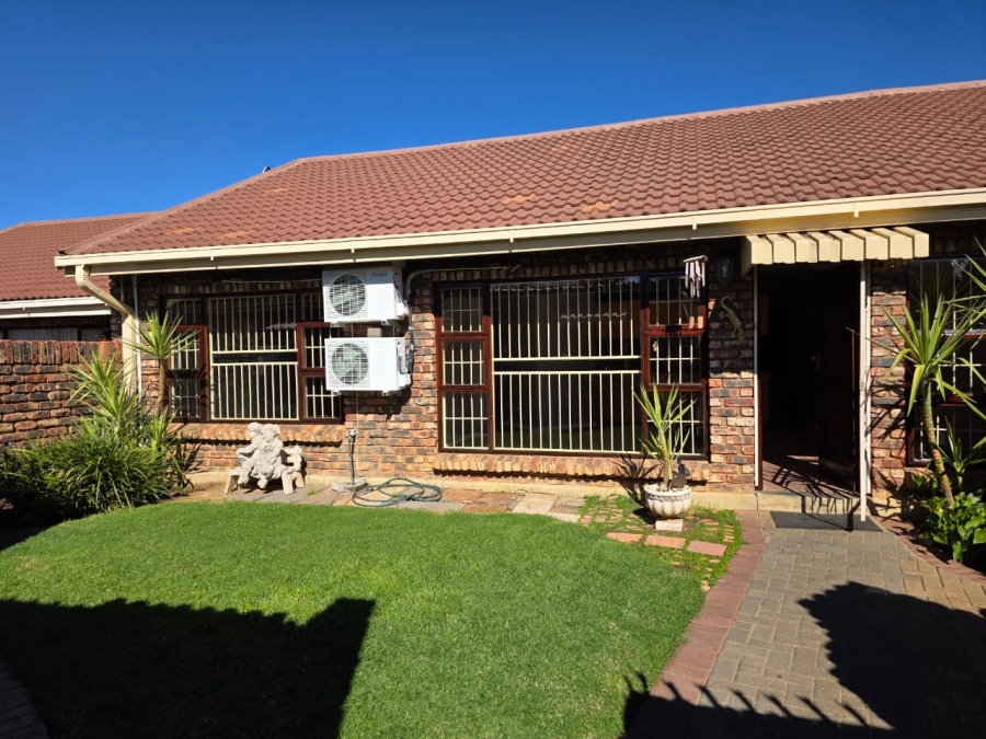 2 Bedroom Property for Sale in Pellissier Free State
